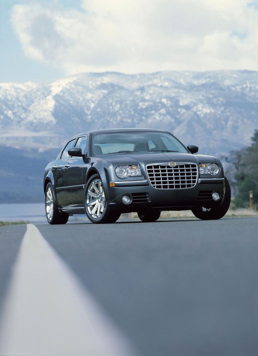  Chrysler 300C Concept 2003 года  (фото 29 из 69)